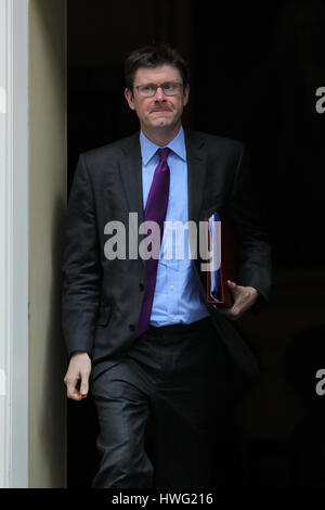 Londra, Regno Unito. Xxi Mar, 2017. Greg Clark il Segretario di Stato per gli affari, di energia e di strategia industriale visto che frequentano il settimanale di riunione di gabinetto di Downing street. Credito: WFPA/Alamy Live News Foto Stock