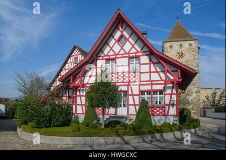 Bella casa in legno e muratura a Kaiserstuhl, Svizzera Foto Stock