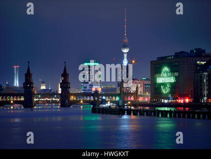 Oberbaumbruecke, Sprea, Friedrichshain di Berlino, Deutschland, OberbaumbrÂ³cke Foto Stock