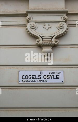 Belgio, Anversa, Zurenborg, art-nouveau, segno per Cogels Osylei street Foto Stock