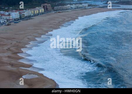 Il Portogallo, Estremadura provincia, Nazare, famosa per le sue spiagge e il suo punto surf Foto Stock