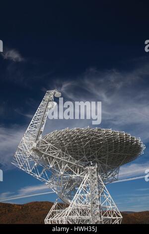 Stati Uniti, West Virginia, Banca Verde, Radio Nazionale Osservatorio astronomico, Robert C. Byrd Green Bank Telescope (GBT), il più grande del mondo completamente orientabile a radio telescope Foto Stock