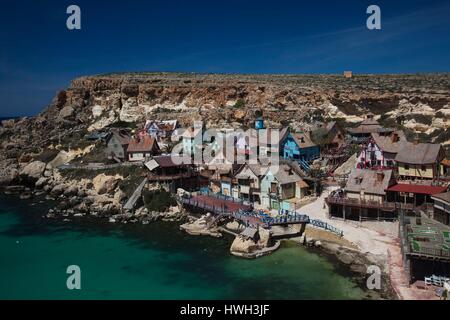 Malta, a nord-ovest di Malta, Anchor Bay, Sweethaven, Popeye Village, family fun park, precedentemente noto come set cinematografico per il film Popeye con Robin Williams Foto Stock