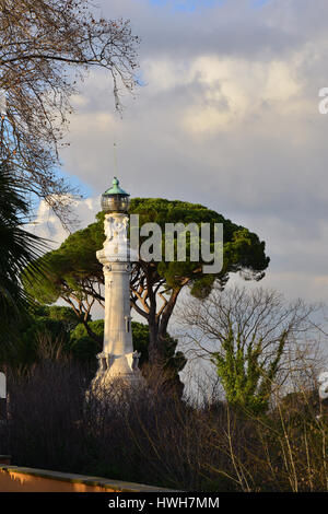 Tramonto sul vecchio faro a Roma presso la sommità del Gianicolo, completato nel 1911 Foto Stock