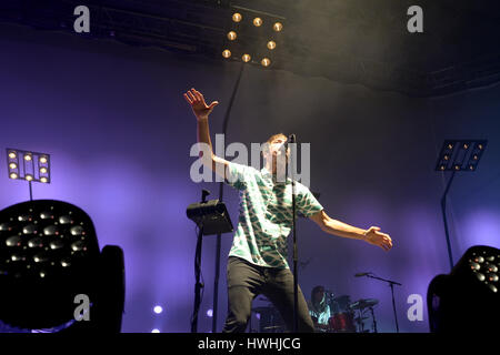 Barcellona - Apr 24: Vetusta Morla (music band) esegue a Sant Jordi Club stadio su Aprile 24, 2015 a Barcellona, Spagna. Foto Stock