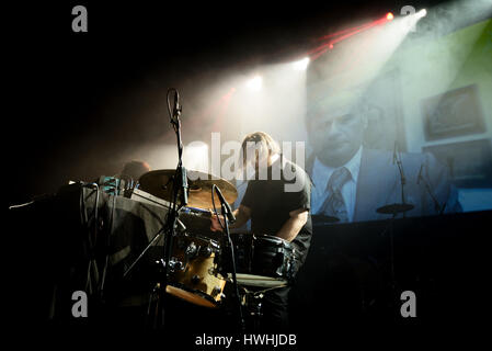 Barcellona - 25 Maggio: Umberto e Antoni Maiovvi (electronic band) in concerto presso lo stadio di Apolo Primavera Sound Festival 2015 (PS15) Maggio 25, 2015 in bar Foto Stock