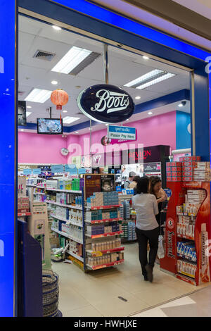 Stivali farmacia, Central Festival Mall in Phuket, Tailandia Foto Stock