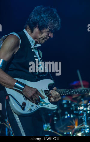 Jeff Beck, uno dei più grandi chitarristi di tutti i tempi hanno dimostrato perché è così altamente considerato dai compagni di chitarristi a Bluesfest Byron Bay, Australia. Foto Stock