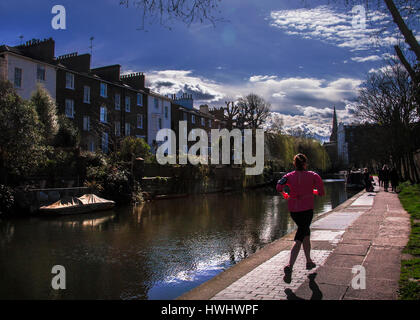 Regents Canal traino pedonale del percorso a piedi Foto Stock