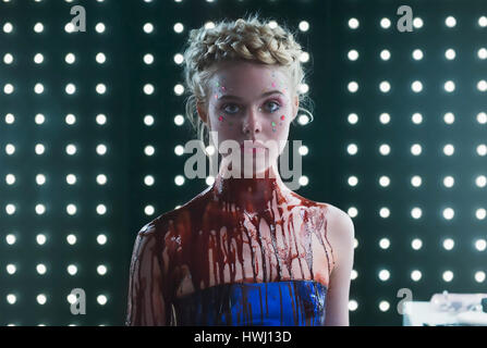 Il demone NEON 2016 Razzo Spaziale Nazione film con Elle Fanning Foto Stock
