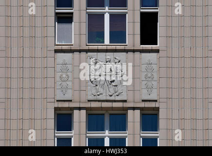 Fresko, Architektur, Karl-Marx-Allee, Friedrichshain di Berlino, Deutschland Foto Stock