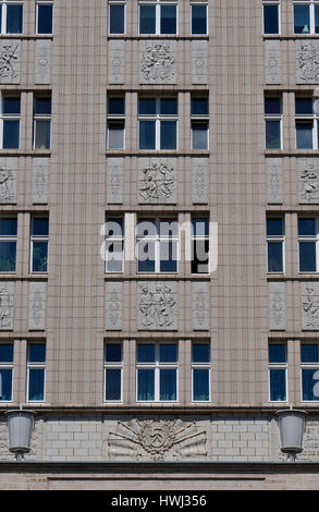 Fresko, Architektur, Karl-Marx-Allee, Friedrichshain di Berlino, Deutschland Foto Stock