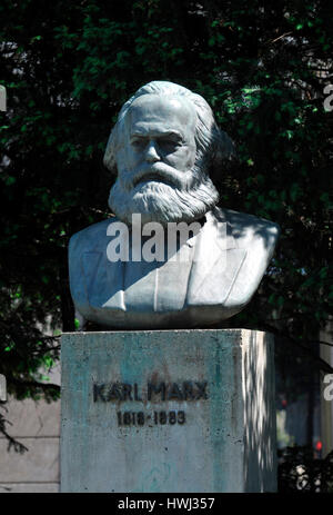 Karl-Marx-Denkmal, Strausberger Platz, Friedrichshain di Berlino, Deutschland Foto Stock