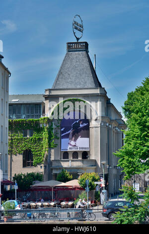 Berliner Ensemble Schiffbauerdamm, nel quartiere Mitte di Berlino, Deutschland Foto Stock