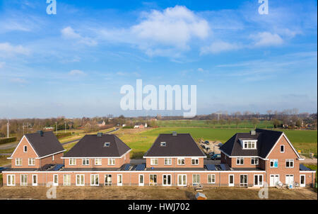 Una fila di case nuove nei Paesi Bassi.vista aerea Foto Stock