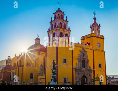 Basilica in Guanajuato, Messico ------ Guanajuato è una città e un comune in Messico centrale e la capitale dello stato dello stesso nome. È par Foto Stock