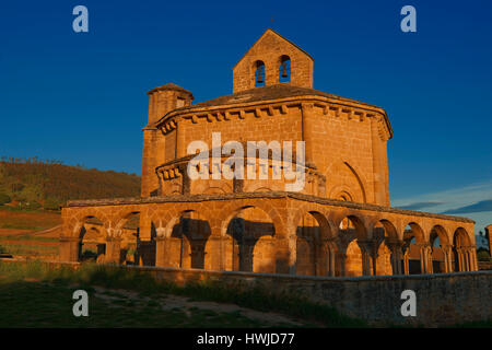 Santa Maria de Eunate, romanica chiesa di Eunate, Cammino di Santiago, Via di San Giacomo, Muruzabal, Navarra, Spagna, Foto Stock