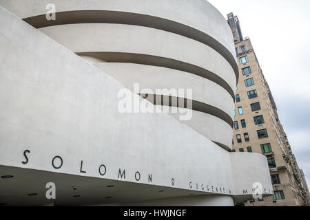 Il Solomon R Guggenheim il museo di arte moderna e contemporanea - New York, Stati Uniti d'America Foto Stock