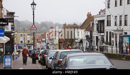 Lymington coastal città mercato a inizio primavera, Hampshire, Inghilterra Foto Stock