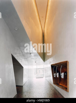 Corridoio gallerie di collegamento. Il Walker Art Center a Minneapolis, Stati Uniti. Architetto: Herzog e de Meuron, 2005. Foto Stock