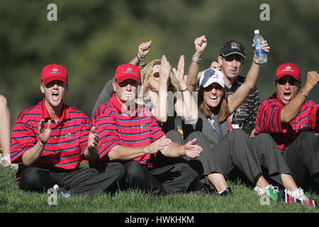 I GIOCATORI GUARDA GIOCARE USA V EUROPA RYDER CUP OAKLAND HILLS DETROIT USA 18 Settembre 2004 Foto Stock