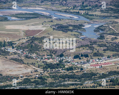 Fiume Rio Ibanez, strada Carretera Austral, visto dal sentiero escursionistico a laguna a Cerro Castillo, vicino borgo Villa Cerro Castillo, Aysen regione, Patagon Foto Stock