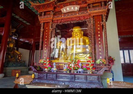 Tempio CHONGYUANG, Cina - 29 January, 2017: statue antiche di significato religioso, che fa parte del complesso del tempio, ensemble di templi, laghi e giardini bellissimi edifici e architettura Foto Stock