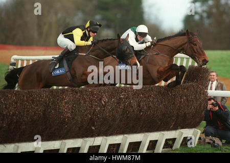 Vertice della Terra & INDIANA TRACKER cavalcato da TOM JENKS & C.MAUDE 08 Gennaio 1998 Foto Stock