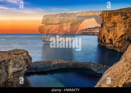 A Gozo, Malta - La bella Azure Window, un arco naturale e il famoso punto di riferimento sull'isola di Gozo è stato collassato in 9. Marzo. 2017. Su questa immagine Foto Stock