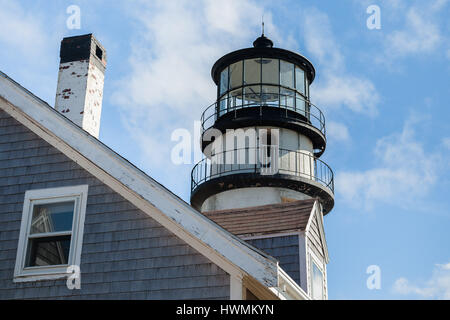 TRURO-14 settembre: Truro lighthouse architettura con cielo blu e nuvole in Truro, Cape Cod , Massachusetts, STATI UNITI D'America il 14 settembre 2014. Foto Stock