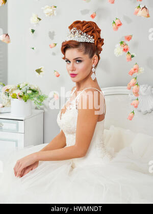 Ritratto di un bel rosso con capelli sposa Foto Stock