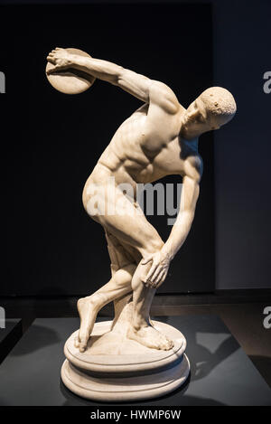 Roma, Italia - 3 Gennaio 2017: statua romana del Discobolos (Discus Thrower) da Myron in Roma, Italia Foto Stock