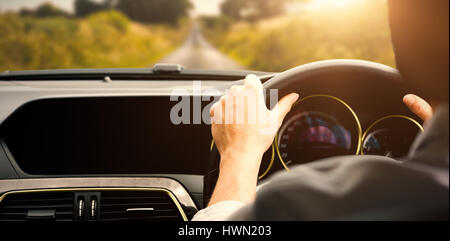 Imprenditrice seduto nel sedile di guida nella sua auto Foto Stock