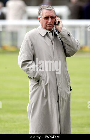 MICHAEL JARVIS GARA allenatore di cavalli ippodromo di York York 14 Maggio 2002 Foto Stock