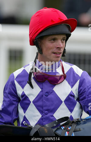 JASON EDMUNDS JOCKEY BEVERLEY RACECOURSE BEVERLEY 21 Maggio 2002 Foto Stock