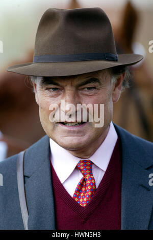 Paolo COLE GARA allenatore di cavalli ippodromo di NEWMARKET NEWMARKET 16 Aprile 2002 Foto Stock