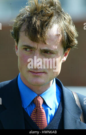 JAMES data gara allenatore di cavalli ippodromo di NEWMARKET NEWMARKET 16 Aprile 2002 Foto Stock