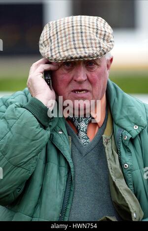 MICK EASTERBY GARA allenatore di cavalli RACECOARSE WETHERBY WETHERBY INGHILTERRA 01 Novembre 2002 Foto Stock