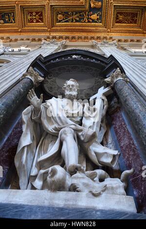 Italia Lazio Roma centro storico sono classificati come patrimonio mondiale dall'UNESCO, la Basilica di San Giovanni in Laterano, San Filippo statua Foto Stock