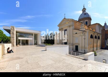 Italia Lazio Roma centro storico sono classificati come patrimonio mondiale dall' UNESCO, Ara Pacis Museum (Museo dell' Ara Pacis) dall'architetto Richard Meier il ricovero di Augusto's altare (Ara Pacis Augustae) Foto Stock