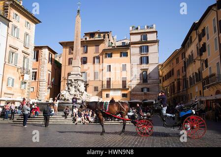 Italia Lazio Roma centro storico sono classificati come patrimonio mondiale dall' UNESCO, Place de la Rotonde, il carrello sulla piazza Foto Stock