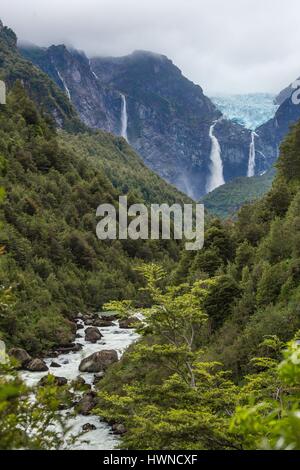 Il Cile, Patagonia, Aysen regione, Queulat National Park, il Ventisquero Colgante glacier Foto Stock