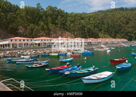 Porto di pesca, Cedeira, La Coruña provincia, regione della Galizia, Spagna, Europa Foto Stock