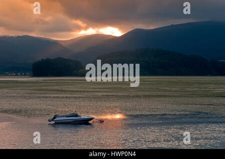 Estuario al tramonto, Ortigueira, La Coruña provincia, regione della Galizia, Spagna, Europa Foto Stock