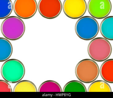 Lattine variopinte di vernice disposti in configurazione di telaio su sfondo bianco Foto Stock