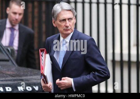 Downing Street. Londra, Regno Unito. 22 Mar, 2017. Philip Hammond Cancelliere dello Scacchiere lasciando Downing Street a frequentare i Primi Ministri domande (PMQS) alla House of Commons.Credit: Dinendra Haria/Alamy Live News Foto Stock