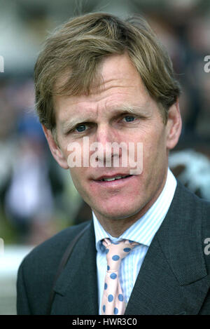 MICHAEL BELL GARA allenatore di cavalli IPPODROMO DI YORK YORK INGHILTERRA 14 Maggio 2003 Foto Stock