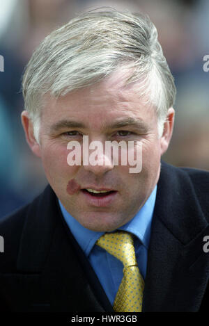 JEREMY NOSEDA GARA allenatore di cavalli IPPODROMO DI YORK YORK INGHILTERRA 14 Maggio 2003 Foto Stock