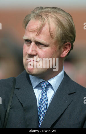 ED DUNLOP corsa di cavalli TRAINER NEWMARKET Inghilterra 15 aprile 2003 Foto Stock