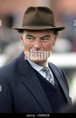 Paolo COLE corsa di cavalli TRAINER NEWMARKET NEWMARKET RACECOURSE 13 Aprile 2005 Foto Stock